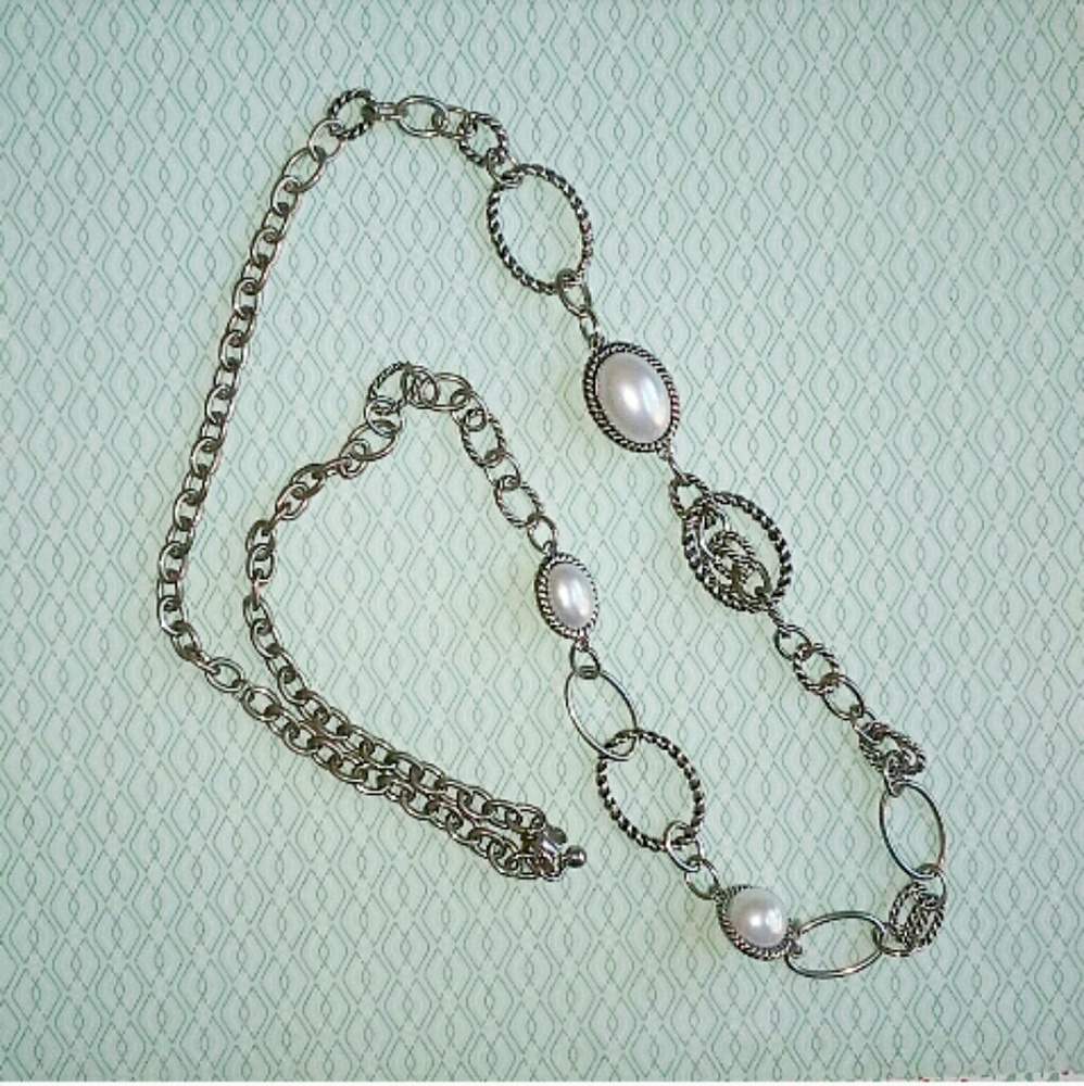Premier Designs "Beautiful" necklace